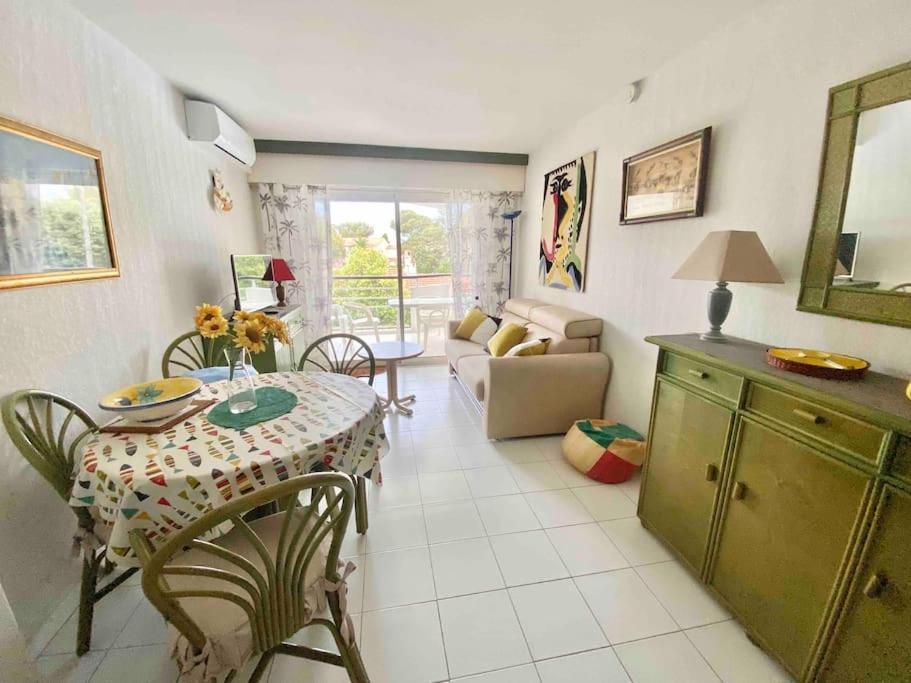 Appartement Aquarine Piscine Acces Plage à Saint-Raphaël Extérieur photo