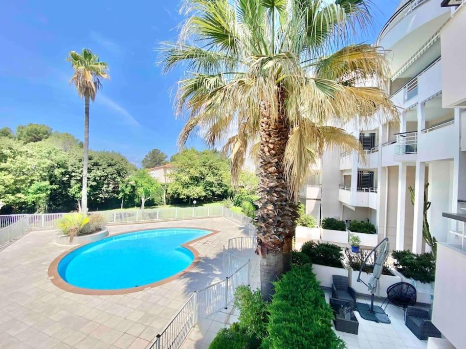 Appartement Aquarine Piscine Acces Plage à Saint-Raphaël Extérieur photo