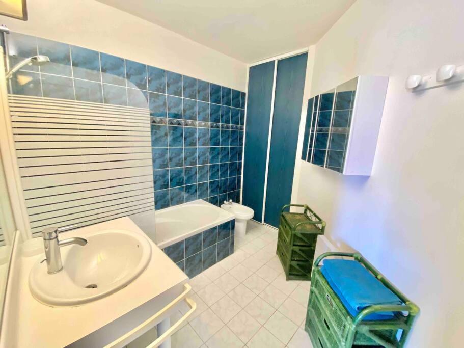 Appartement Aquarine Piscine Acces Plage à Saint-Raphaël Extérieur photo